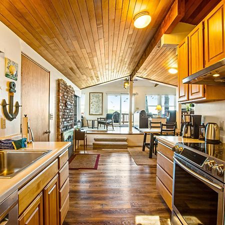 Marrowstone Island Beach Cabin Exterior photo