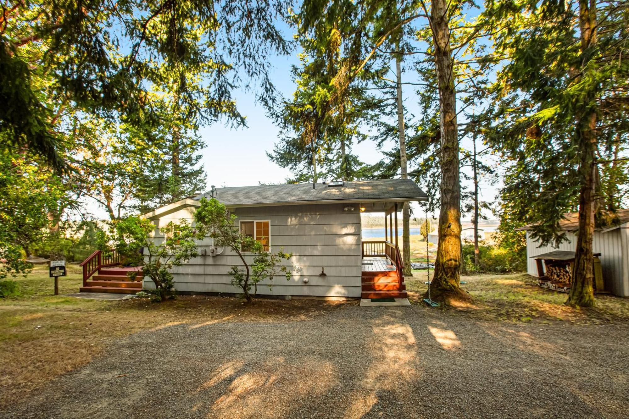 Marrowstone Island Beach Cabin Exterior photo
